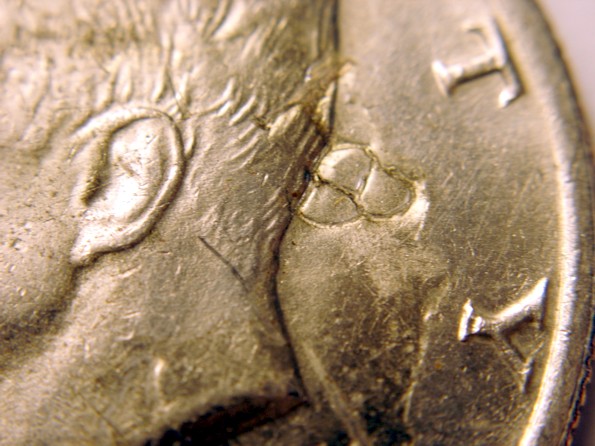 1971-Kenndy-Half-Dollar---Obverse-Anomaly?
